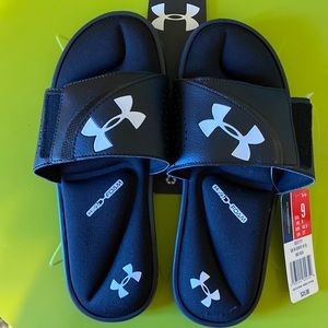 Mens Under Armour 4D Foam Slides with Velcro adjustable wide strap.